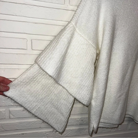 Falls Creek White Layered Wide Sleeve Sweater, Women’s Size Small - Picture 5 of 7